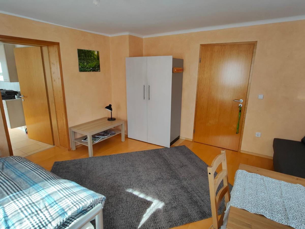 Zentrale & Ruhige Ferienwohnung Mössingen Esterno foto